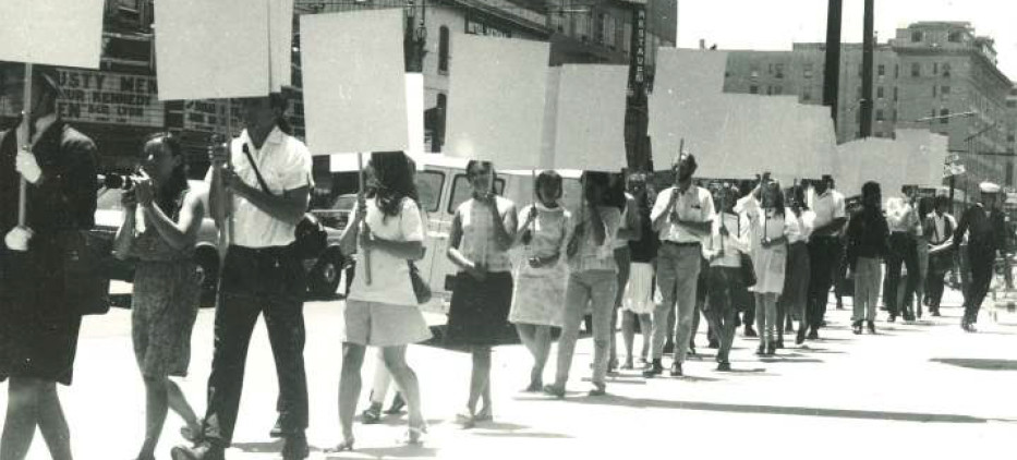 Anna Halprin, Blank Placard Dance, San Francisco, 1960er Jahre